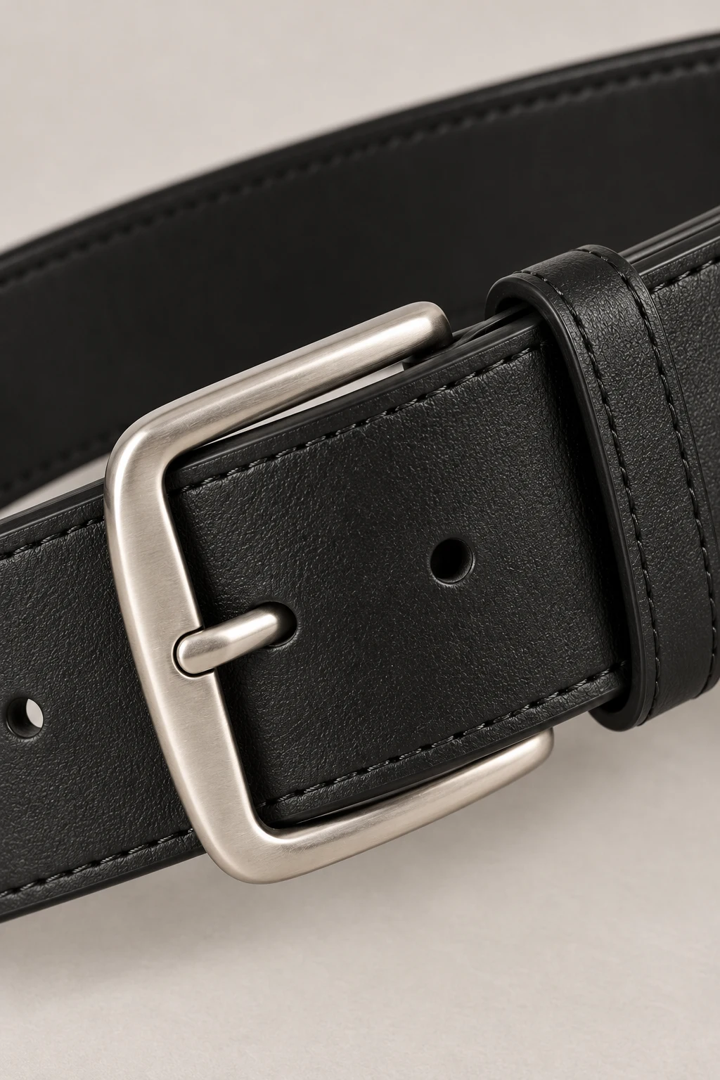 Minimal Buckle Belt in Ink black — Material detail