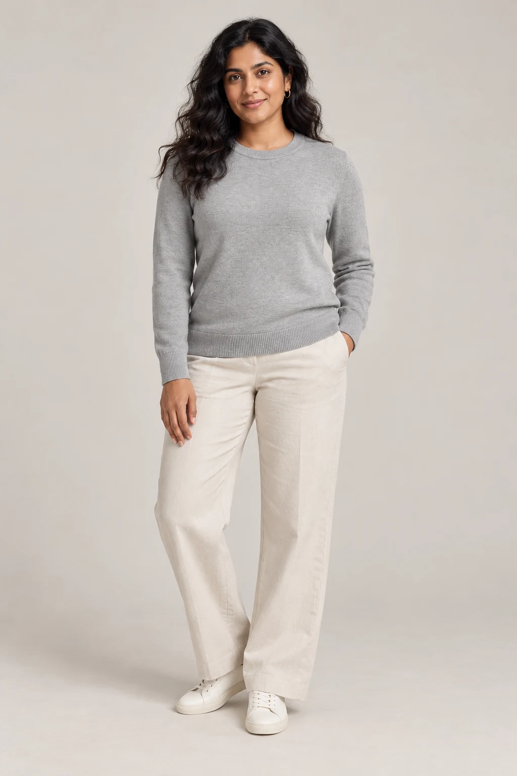 Fine-Handle Crew in Dove grey — On model