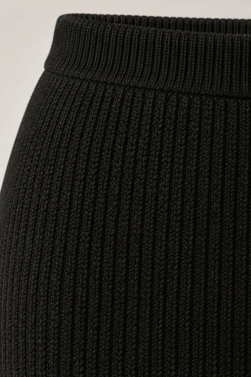 Column Knit Skirt in Ink black — Material detail